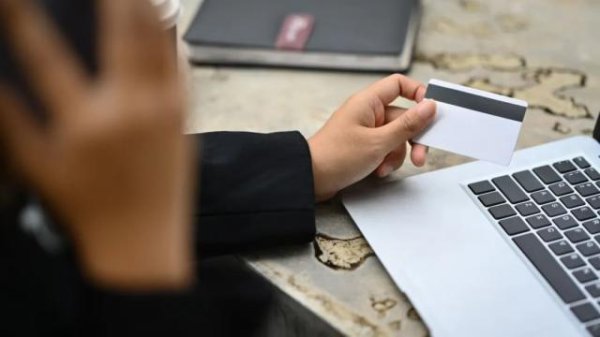 一点钱程 发卡不行了，信用卡改“拼”分期了